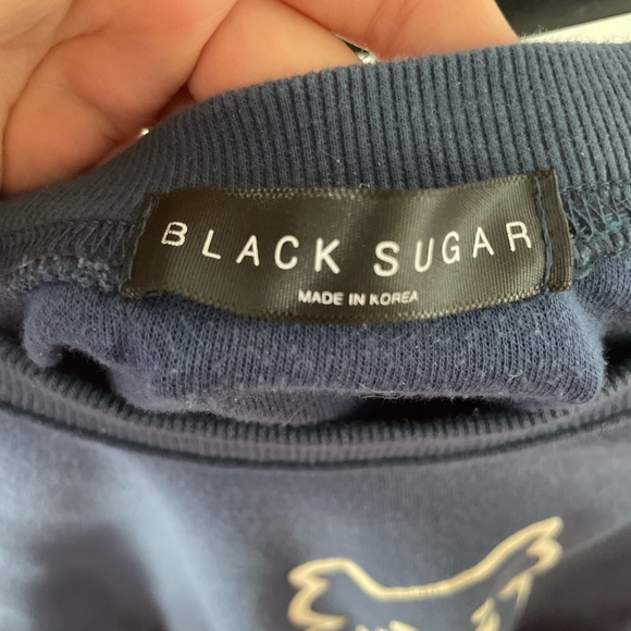 Got this in Korea it is navy and has only been worn three times. Like new. - Picture 2 of 4